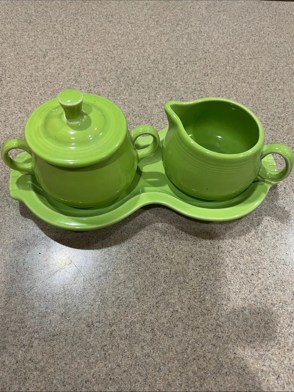 FIESTA Covered Sugar & Creamer Set Figure 8 Tray Lime Green 4pc Great Color